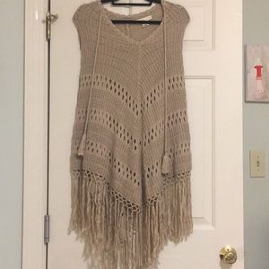LOVESTITCH Poncho